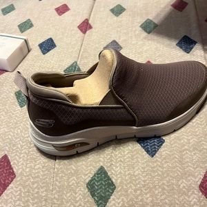 Men Skechers size 8 new
